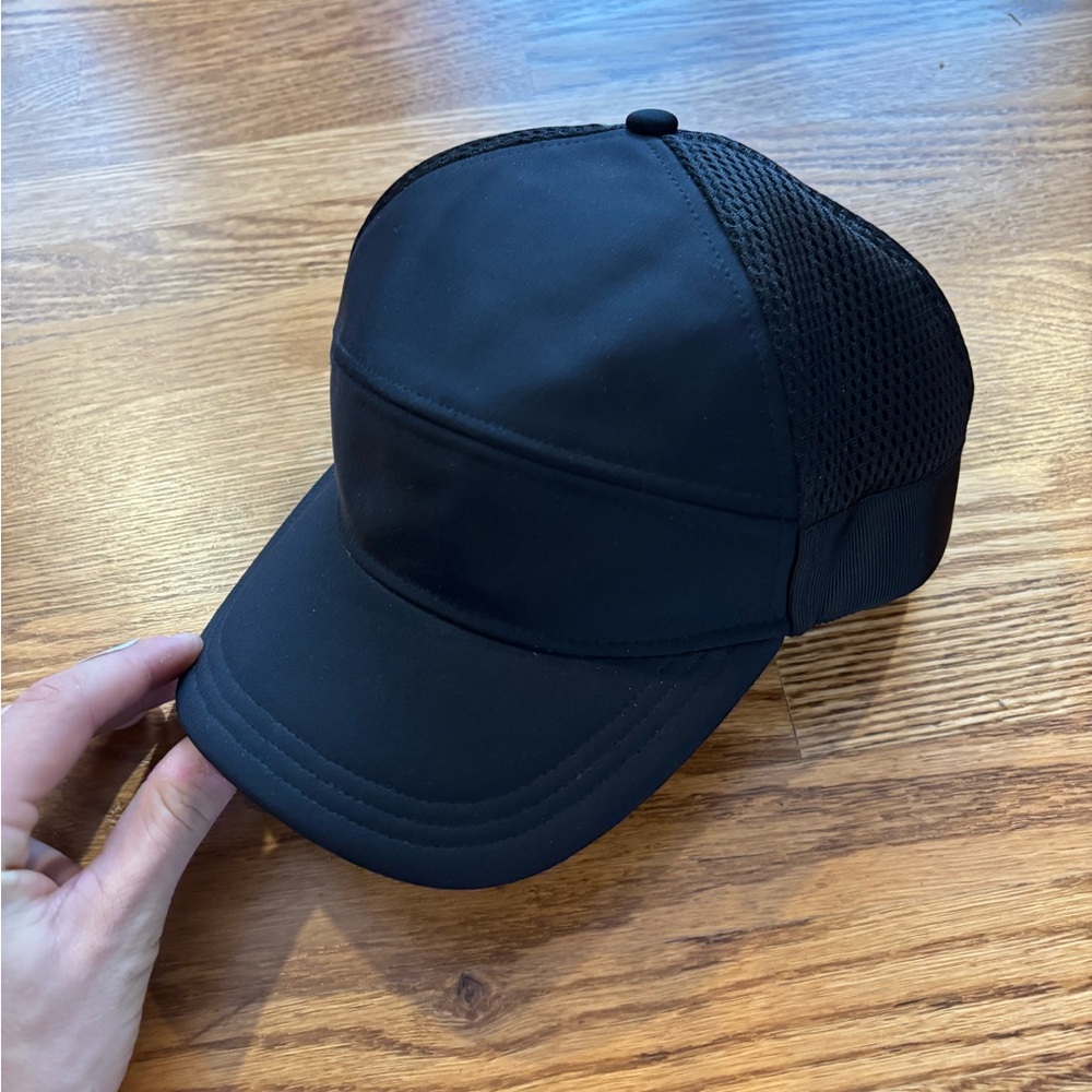 NWOT Lululemon Black Mesh Back Cap